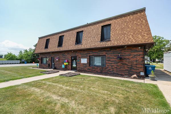 Photo of Mansard du Lac, Lake Station IN