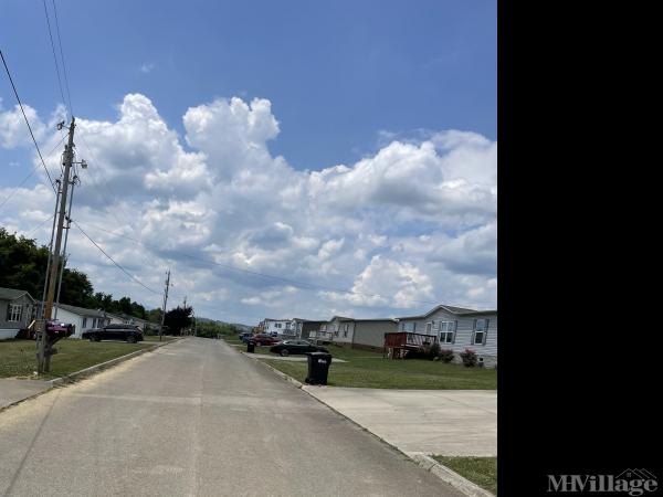 Photo 0 of 2 of park located at Hubbard Circle Clinton, TN 37716