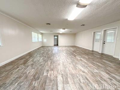 Photo 4 of 29 of park located at 215 Stratton Ridge Road Clute, TX 77531