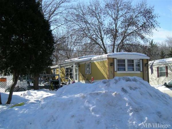 Photo 0 of 2 of park located at 307-1/2 NW Mehigan Street New Brighton, MN 55112