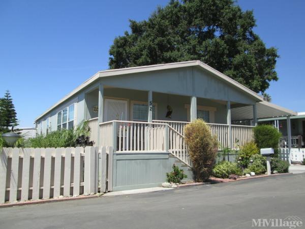 Photo of Oaks Mobile Estates, Santa Paula CA