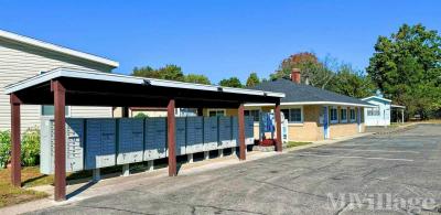 Photo 4 of 8 of park located at 6148 South Division Avenue Grand Rapids, MI 49548