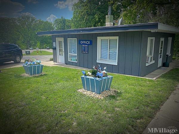 Photo of Tuckaway Village, Germantown Hills IL