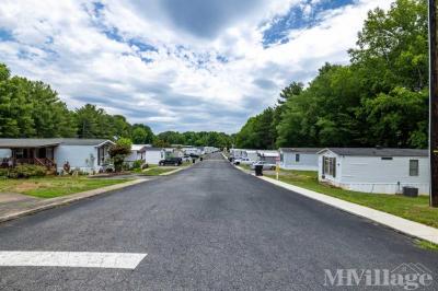 Photo 4 of 21 of park located at Villa Dr Kernersville, NC 27284