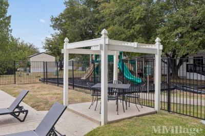 Photo 4 of 7 of park located at 523 W Wintergreen Rd Hutchins, TX 75141