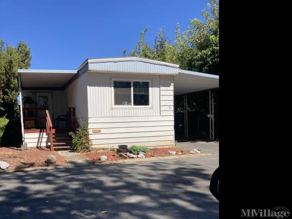 Photo of Country Village Mobile Home Park, Marysville CA