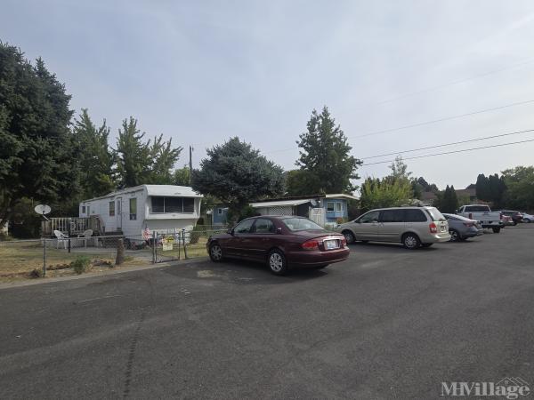 Photo 0 of 2 of park located at 802 N Volland Street Kennewick, WA 99336