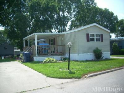 Photo 3 of 87 of park located at 4333 Parkridge Avenue Pleasant Hill, IA 50327