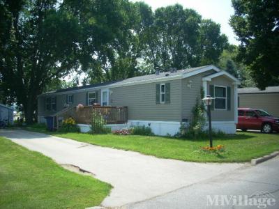 Photo 4 of 87 of park located at 4333 Parkridge Avenue Pleasant Hill, IA 50327