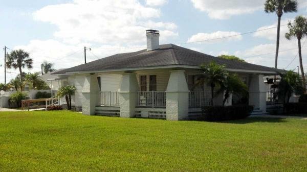 Photo 1 of 1 of dealer located at 3528 14th Street West Bradenton, FL 34205