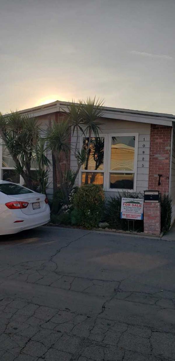 Photo 1 of 1 of dealer located at 10730 Sepulveda Blvd. Mission Hills, CA 91345