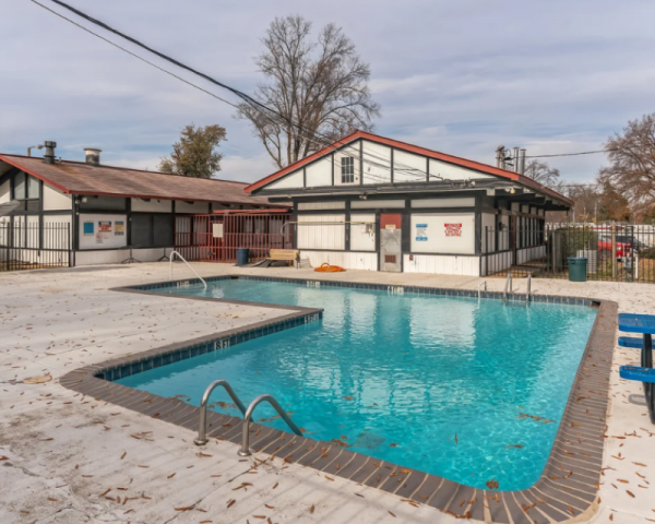 Photo 1 of 1 of dealer located at 1520 E Brooks Rd Memphis, TN 38116