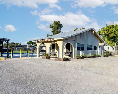 Photo 2 of 14 of dealer located at 2304 Wichita Street Pasadena, TX 77502