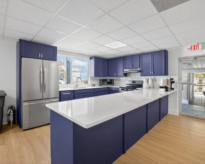 Photo 4 of 9 of dealer located at 2701 34th Street North Saint Petersburg, FL 33713