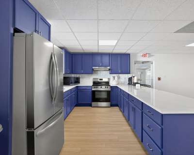 Photo 5 of 9 of dealer located at 2701 34th Street North Saint Petersburg, FL 33713