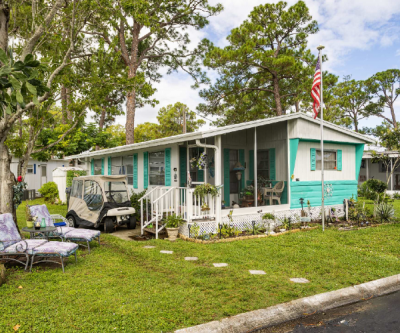 Photo 4 of 5 of dealer located at 359 Cheney Hwy Titusville, FL 32780