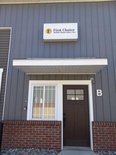 Listed By First Choice Mobile Home Sales of First Choice Mobile Home Sales