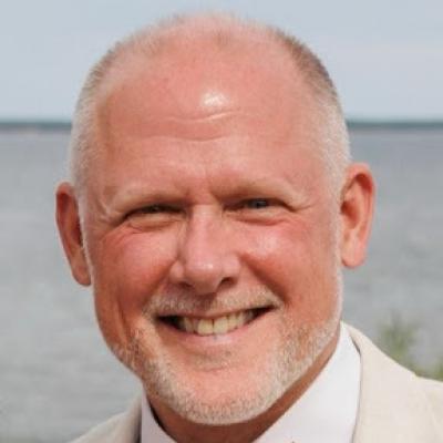 Listed By Holly Homes of HollyHomes