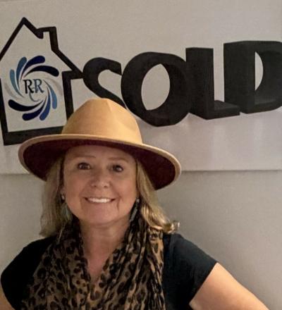 Listed By Geoffrey Chernault of Right Realty Connection, Inc.